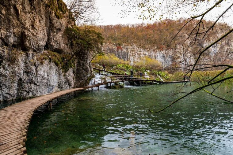 from-zagreb-or-split-plitvice-lakes-guided-tour-lunch