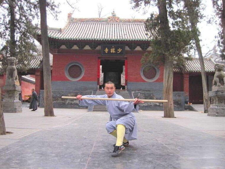 from-zhengzhou-shaolin-temple-and-longmen-grottoes-day-tour