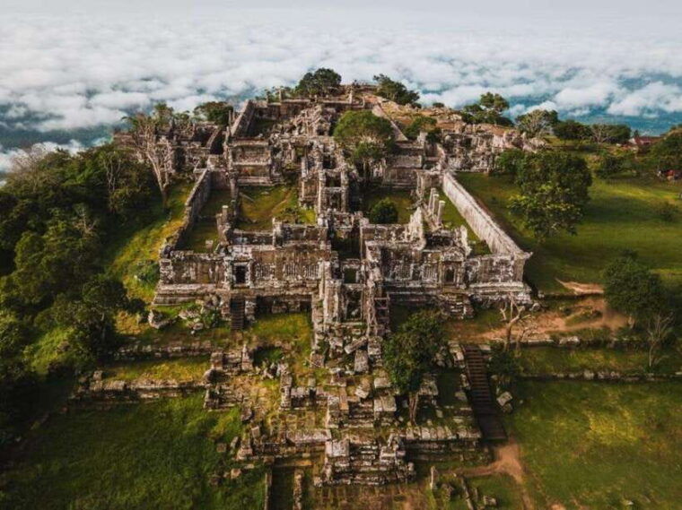 full-day-tour-preah-vihea-koh-ker-temple