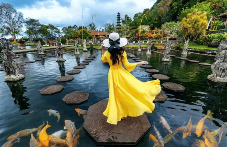 gate-of-heaven-with-snorkeling-private-day-tour