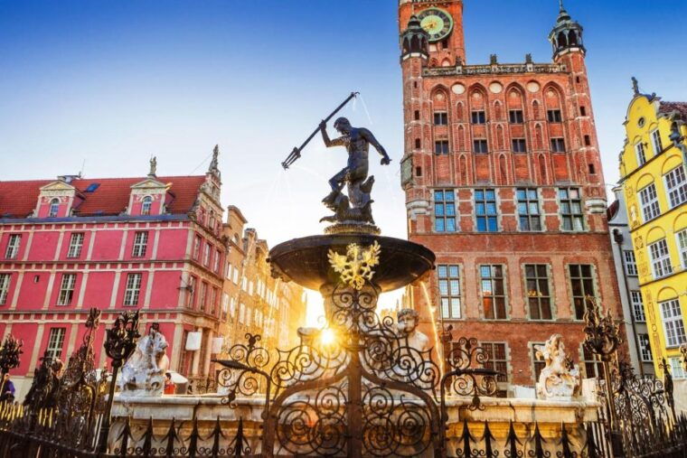 gdansk-city-highlights-guided-private-bike-tour