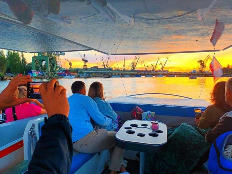 gdansk-motlawa-river-eco-cruise-at-sunset-with-prosecco