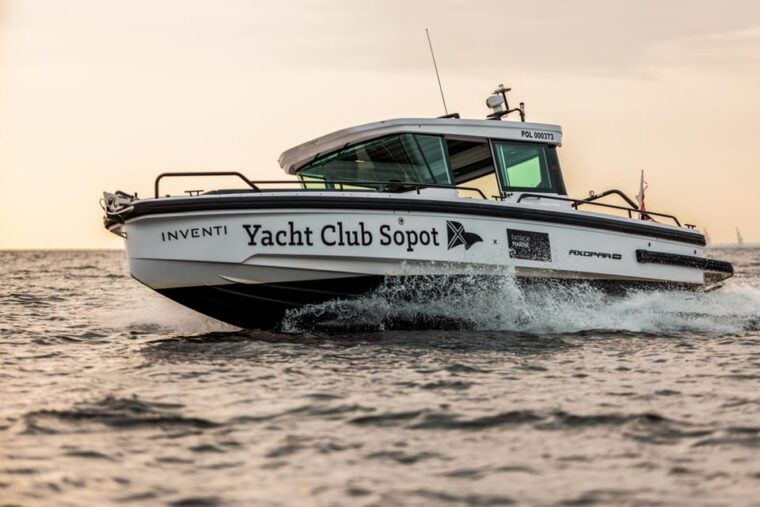 gdansk-sopot-private-cruise-on-a-sports-motorboat