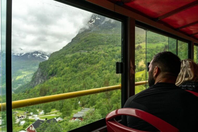 geiranger-city-sightseeing-hop-on-hop-off-bus-tour