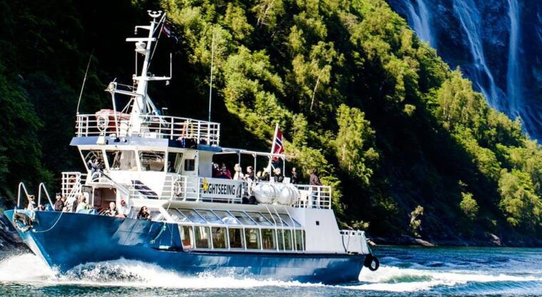 geirangerfjord-sightseeing-boat-with-audio-guide