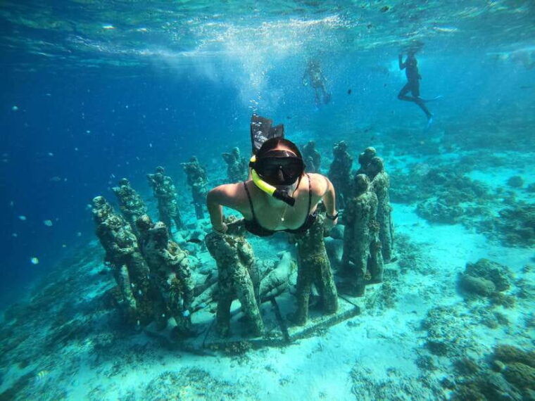 gili-trawangan-private-snorkeling-coral-statues-turtles