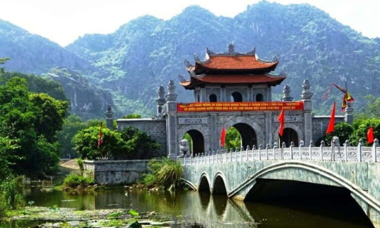 group-or-private-tour-hoa-lu-trang-an-mua-cave-w-boat