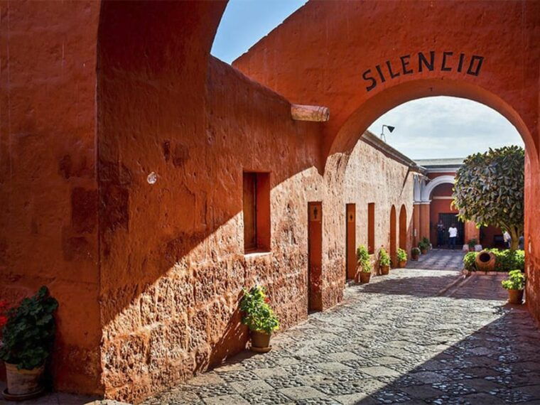 guided-tour-arequipa-and-santa-catalina-monastery