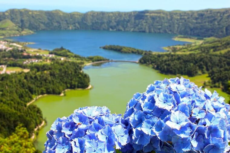 guided-tour-to-the-green-blue-lake-of-sete-cidades