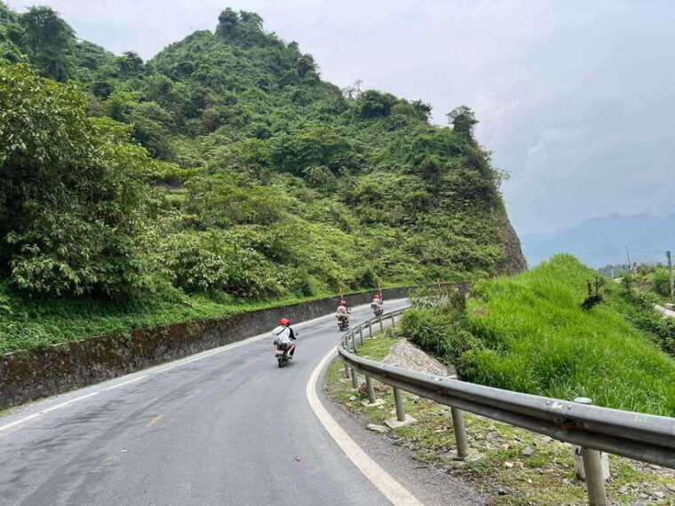 ha-giang-loop-motorbike-adventure-tour-with-easy-rider-3d2n