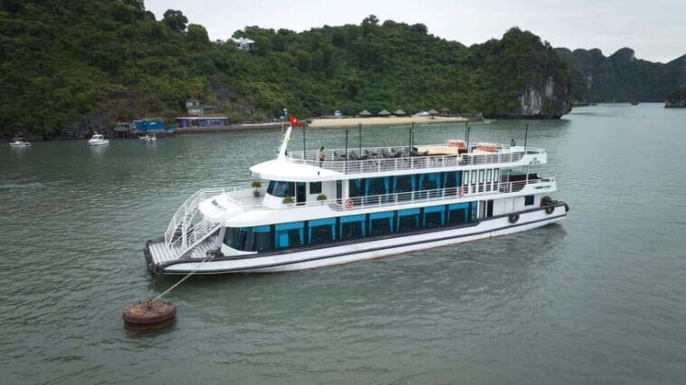 ha-long-bay-luxury-day-cruise-lunch-kayakingsunset-party