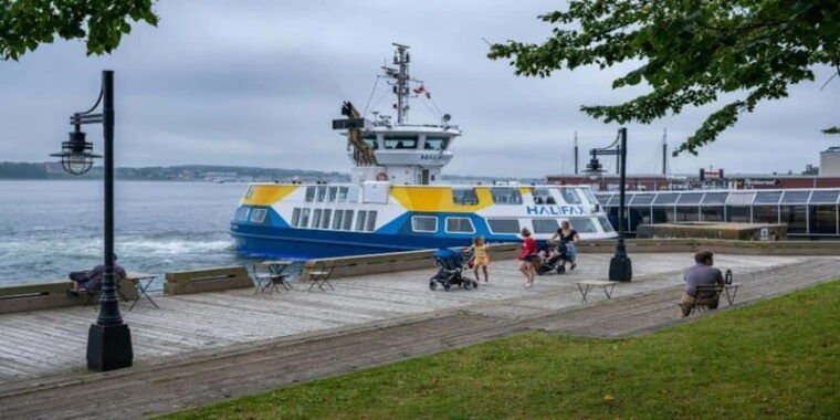 halifax-guided-harbourfront-food-walking-tour