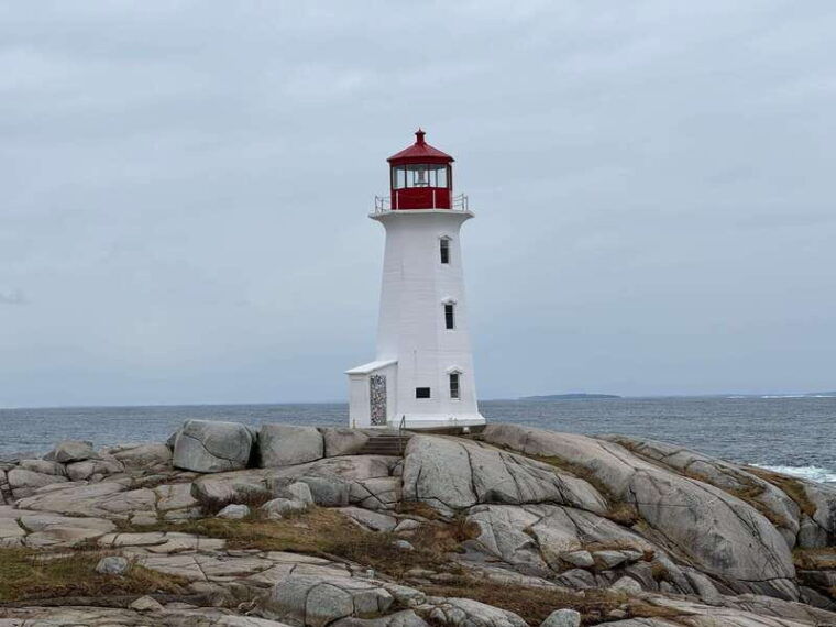 halifax-peggys-cove-lunenburg-and-annapolis-valley-tour