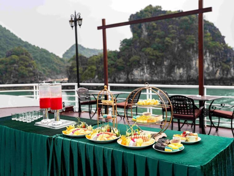 halong-bay-6-hours-trip-by-vdream-cruise-in-the-afternoon