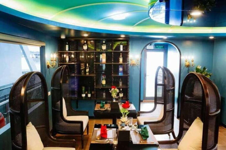 halong-bay-discovery-day-cruise-trip-from-cai-lan-port