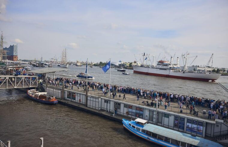 hamburg-port-anniversary-cruise-to-the-entry-parade