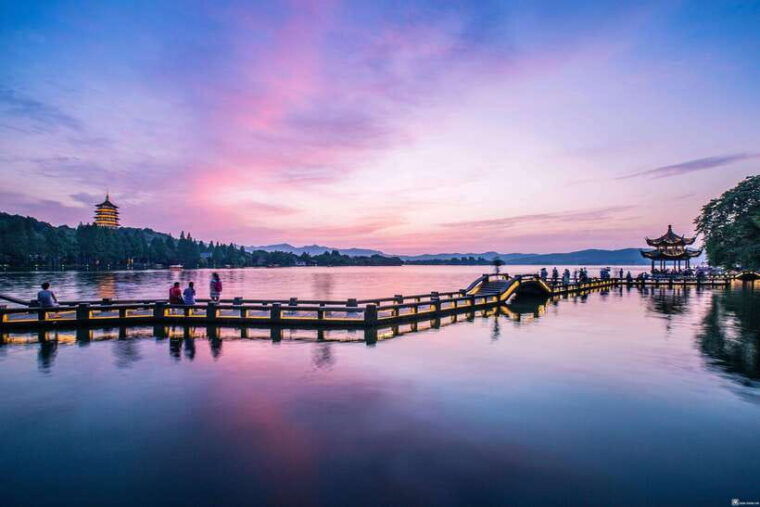 hangzhou-west-lake-and-tea-plantation-day-trip