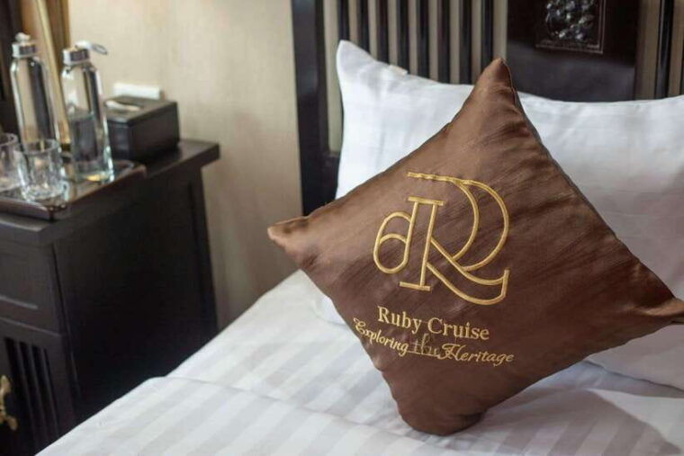 hanoi-2-day-halong-bay-cruise-with-meal-and-kayaking