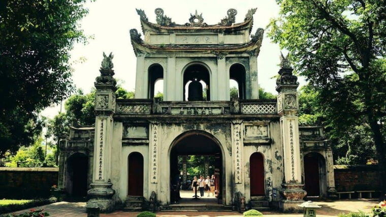 hanoi-full-day-city-highlights-tour-with-hoa-lo-prison