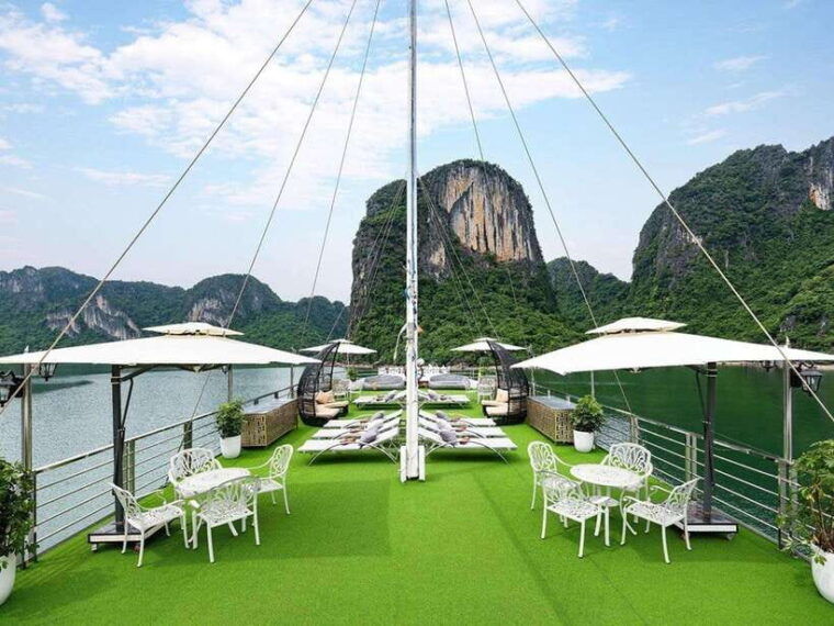 hanoi-fullday-halong-bay-5-star-jacuzzi-buffetkayakswim