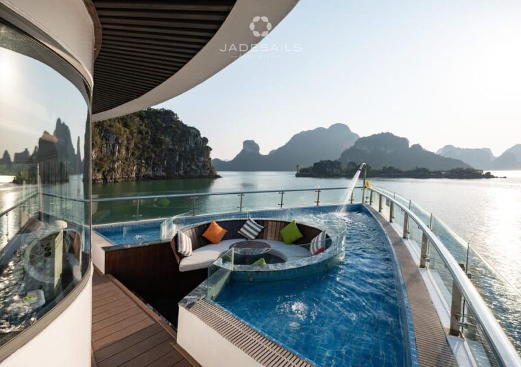hanoi-ha-long-lan-ha-bay-5-star-with-limousine-transfer