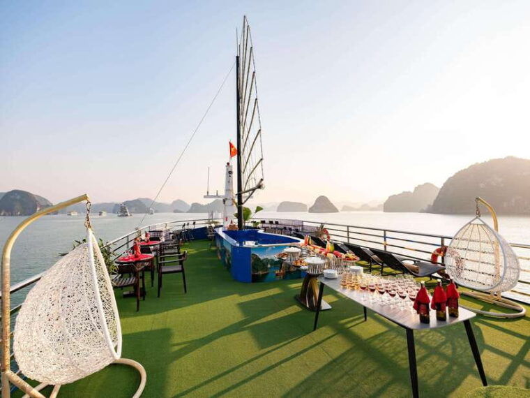 hanoi-halong-bay-cruise-amazing-cave-titov-island-kayak