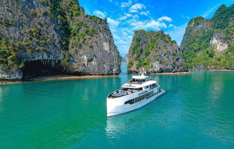 hanoi-halong-bay-deluxe-5-star-cruise-with-buffet-lunch