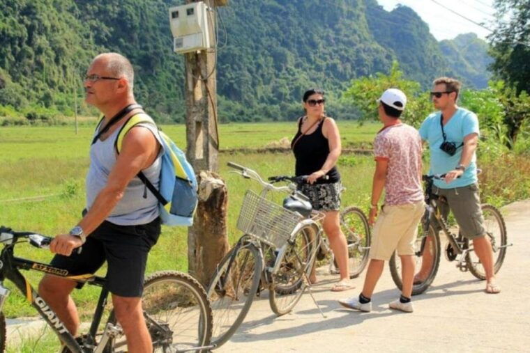 hanoi-lan-ha-bay-cat-ba-island-day-trip-on-luxury-cruise
