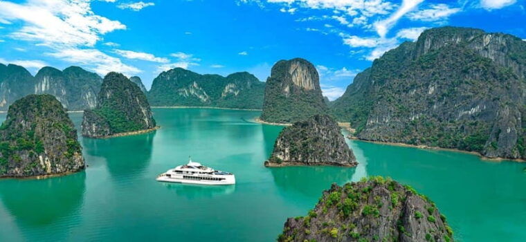 hanoi-luxury-ha-long-cruise-by-super-yacht-with-transfer