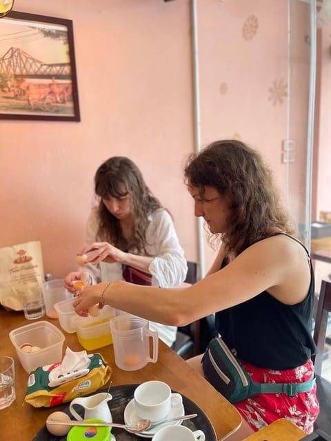 hcm-egg-coffee-class-with-local-instructor-snack