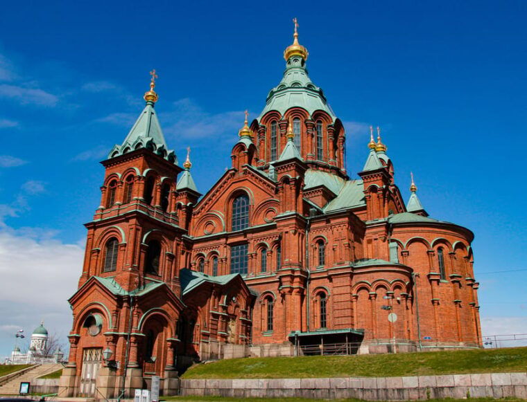 helsinki-walking-tour-with-a-sociologist