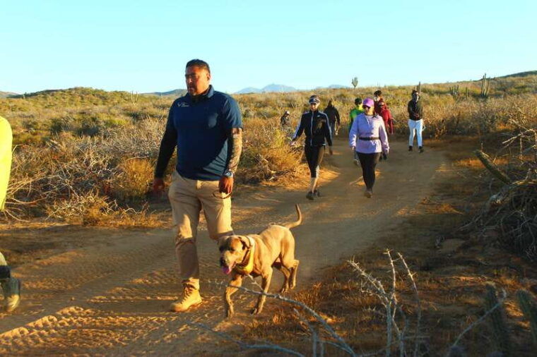 hiking-at-the-hidden-arch-of-los-cabos