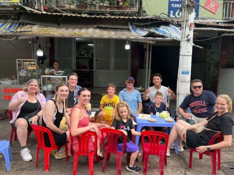 ho-chi-minh-super-niche-walking-street-food-tour-with-local