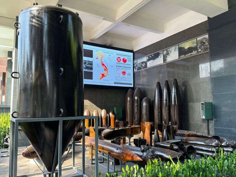 ho-chi-minh-war-remnants-museum-independence-palace-tour