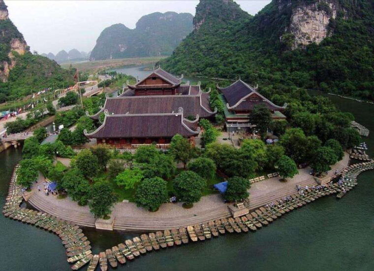 hoa-lu-and-tam-coc-in-ninh-binh-full-day-tour-3