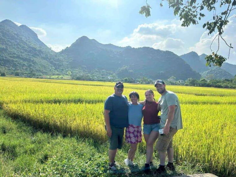 hoa-lu-trang-an-boat-trip-mua-cave-small-group-tour