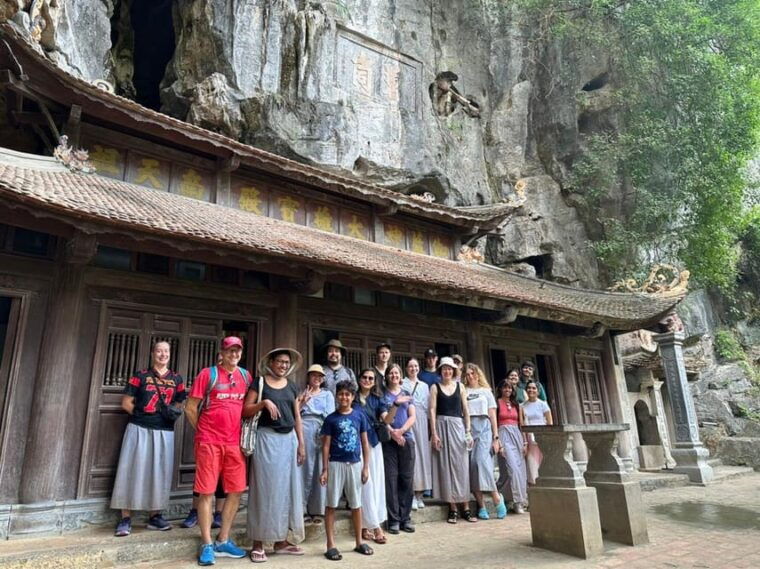 hoa-lu-trang-an-full-day-trip-by-limousine-from-ha-noi