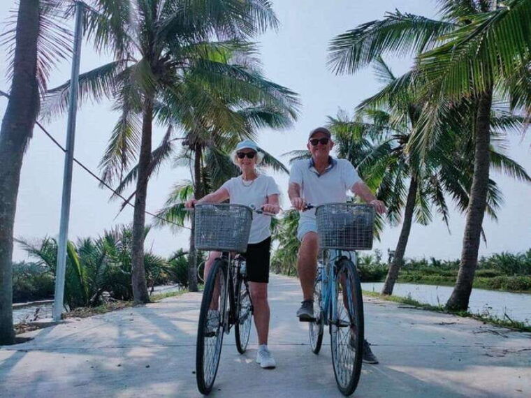 hoi-an-countryside-by-cycling-basket-boat-experience