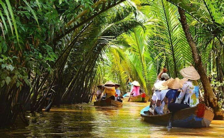hoi-an-enjoy-the-peaceful-atmosphere-with-coconut-village