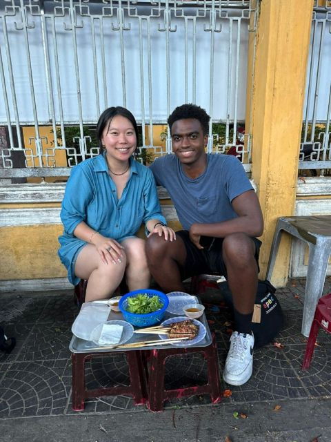 hoi-an-evening-street-walking-food-tour