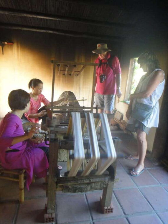 hoi-an-half-day-silk-weaving-discovery-tour