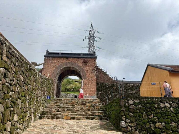 hoi-an-private-car-to-phong-nha-with-sightseeing-stops