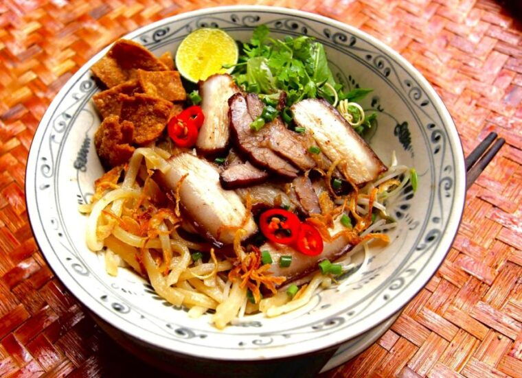 hoi-an-street-food-tour-with-billy