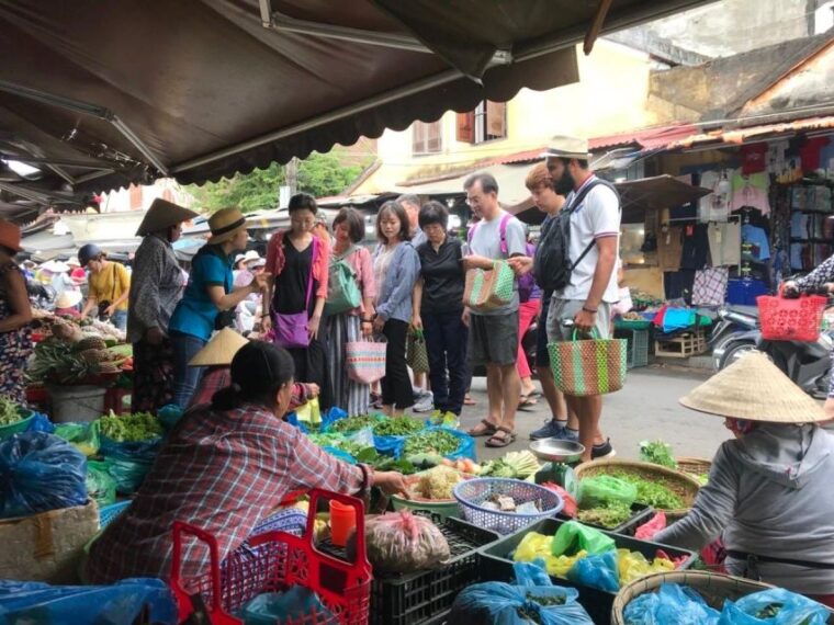 hoi-an-vegan-cooking-school-with-local-chef-and-basket-boat