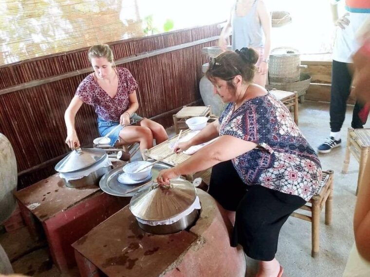 hoian-bay-mau-vegan-cooking-class-market-basket-boat-trip