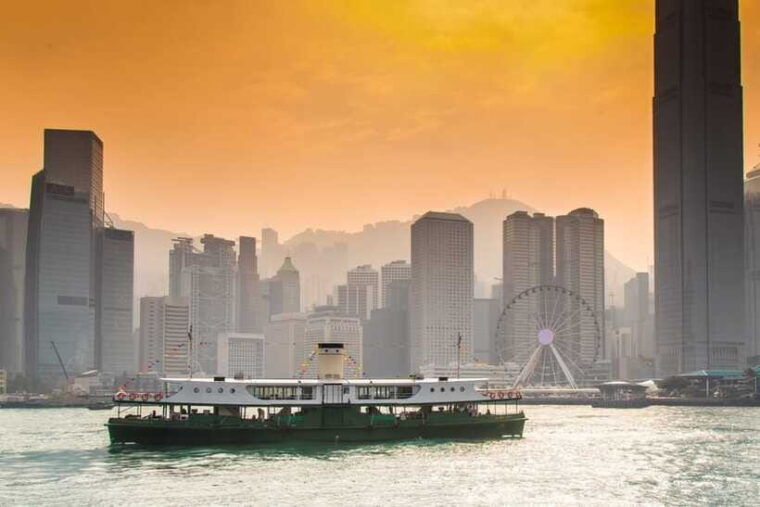 hong-kong-star-ferry-victoria-harbour-cruise-light-show