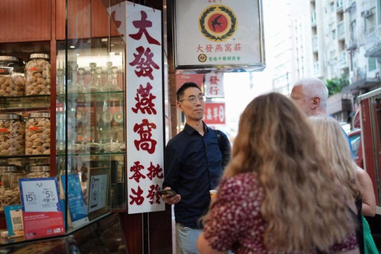 hong-kong-street-food-tasting-tour-in-old-town-central