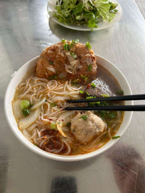 hue-guided-local-food-tour-with-tastings