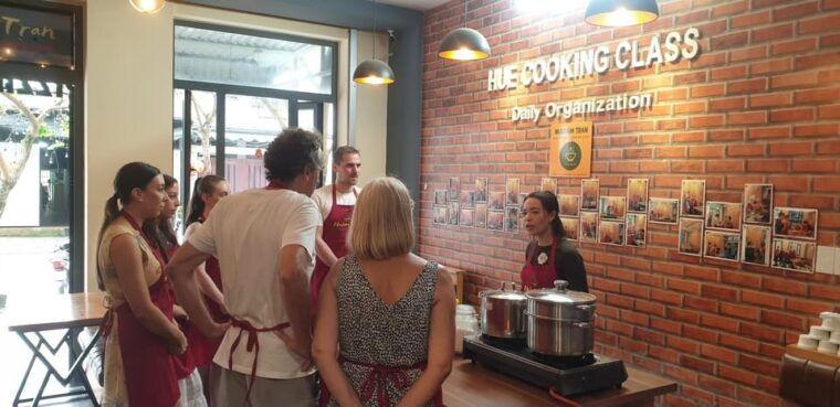 hue-vegetarian-cooking-class-with-local-family
