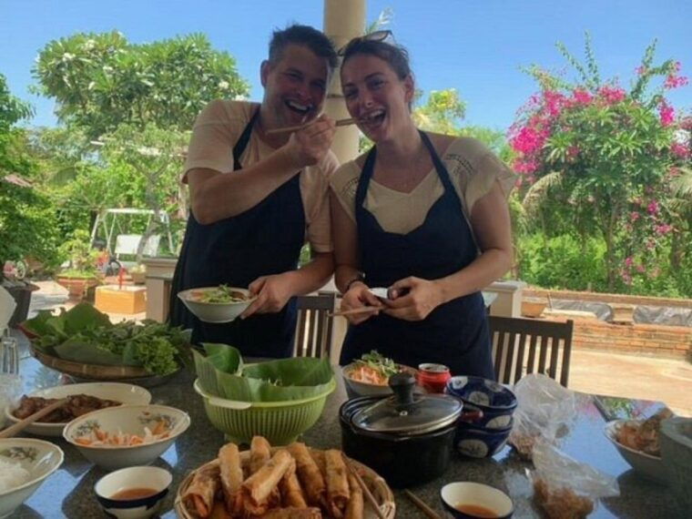 hue-vietnamese-cooking-class-in-local-home-market-trip